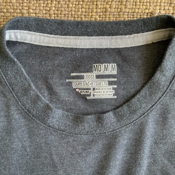 Under Armour Men’s Medium T-Shirt - Picture 8 of 9